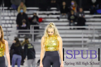 Mallory Folkerts, 11, prepares to start the Dazzler’s halftime routine (photo by A. Shetlar).