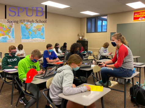 Brett Gearharts Advisory class works on independent projects. Advisory is a time for students to do what they need to do (photo credit T. Dent).