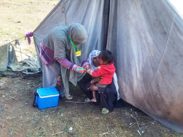 Young child recives polio vaccination. This is similar to what children in Gaza will experiance. (Photo Provided by Polio Vaccination Campaign