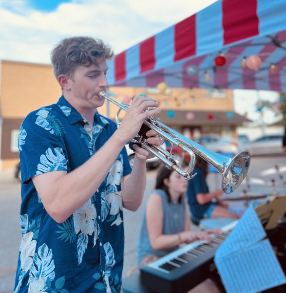 Pop's Sweet Shop sponsors free weekend summertime concerts on Main Street. The community can enjoy the live music and treat themselves to goodies from Pop's. (Photo by J. Romano)