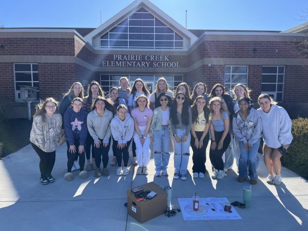 On Feb. 27, members of HOSA went to Prairie Creek Elementary School to teach the kids about anatomy. They taught ages kindergarten all the way up to fifth grade about how our bodies work and how to keep them healthy. (photo by Emily Veer)