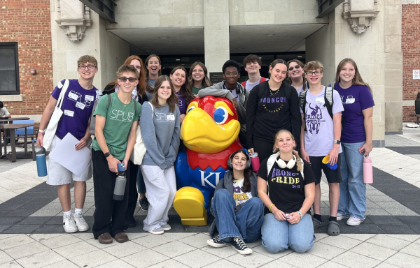 SPUB members pose after spending a day at KU for the fall KSPA conference. They met plenty of new people, learned new skills, and brainstormed new ideas.